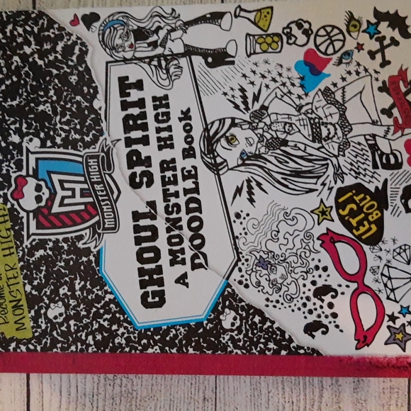 Monster High Activity Book Bundle: Sprayffiti Art and Doodle Book - Picture 11 of 16